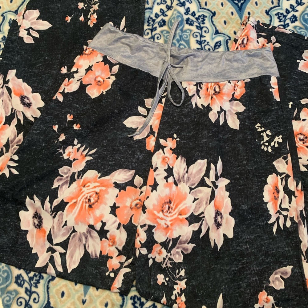NWOT floral lounge pants
